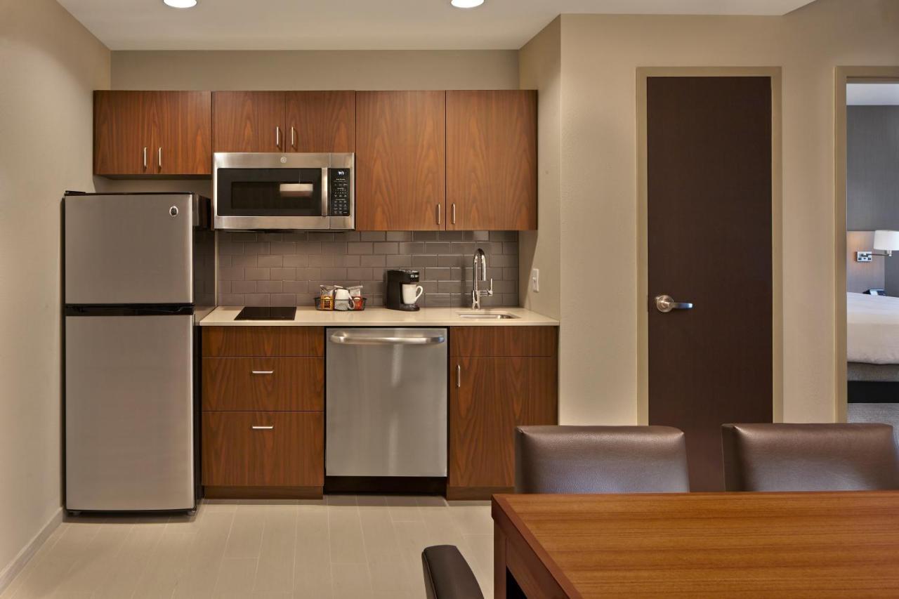 Hyatt Place Warwick/Providence Airport Exterior photo