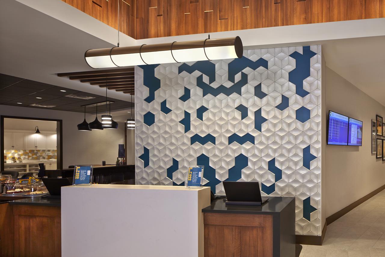 Hyatt Place Warwick/Providence Airport Exterior photo
