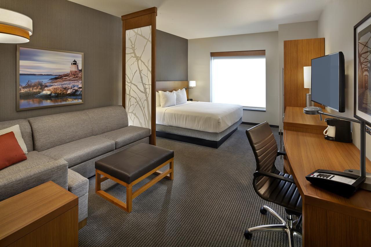 Hyatt Place Warwick/Providence Airport Exterior photo